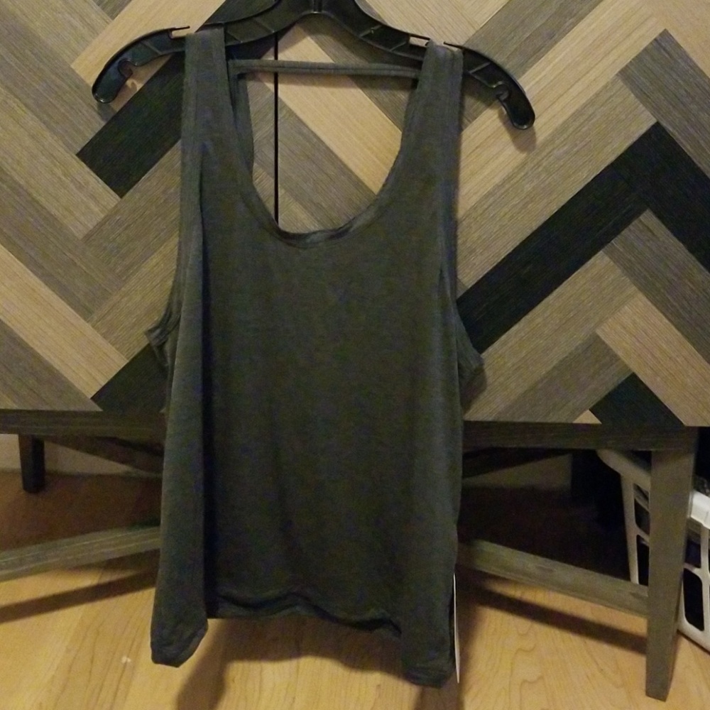 Lululemon tank top, scalloped straps